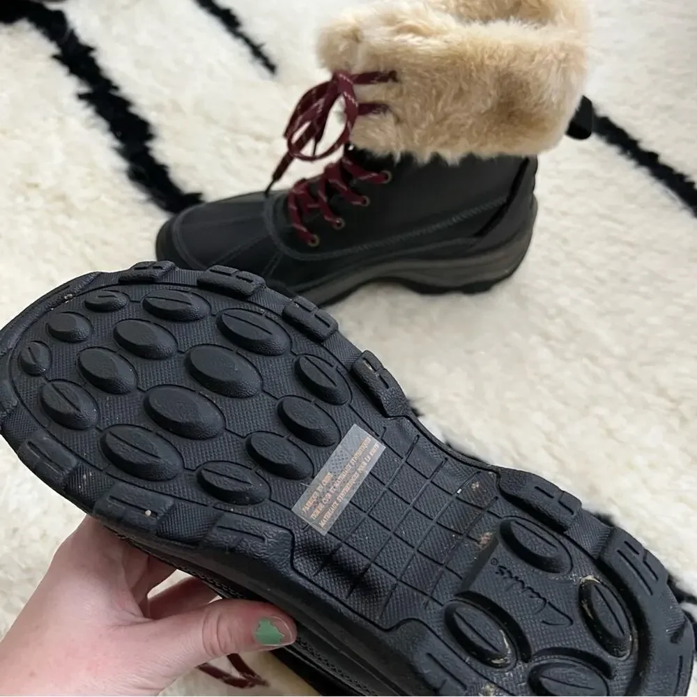 Clarks good preowned